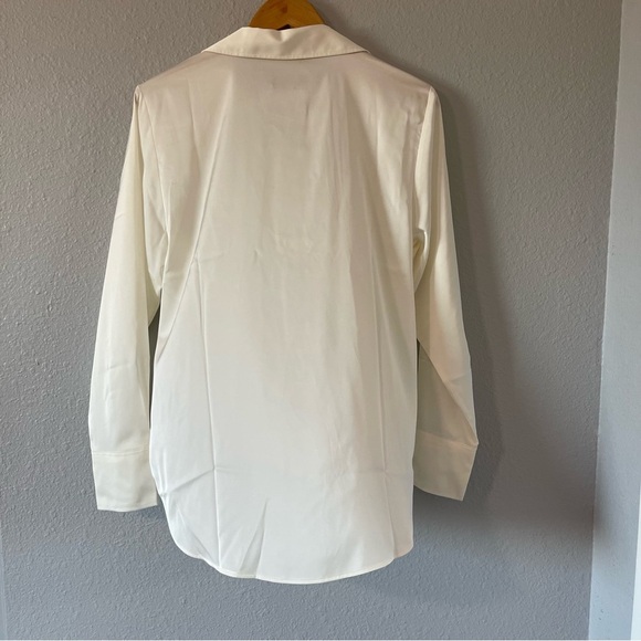 NWT H&M Women's Ivory Button-Up Blouse Long Sleeve Shirt Recycled Size Medium - Picture 3 of 3
